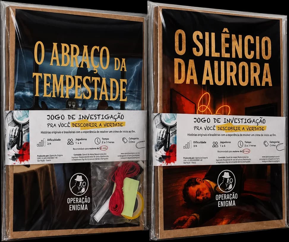 Os dois dossiês originais, embalados no plástico com a cinta, de O Silêncio da Aurora e O Abraço da Tempestade, apoiados sobre uma mesa de madeira escura.